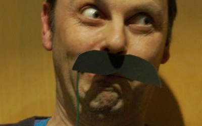 Georges a dit : mettez vos moustaches !