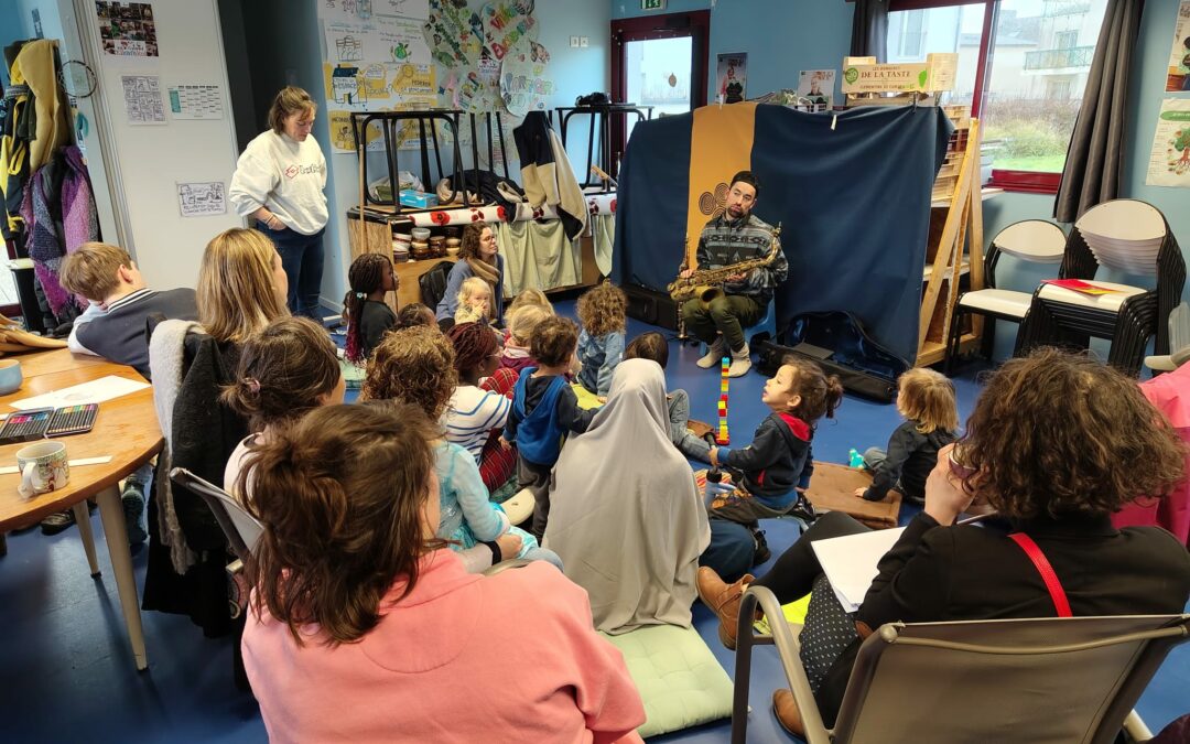 On découvre le saxophone avec les enfants